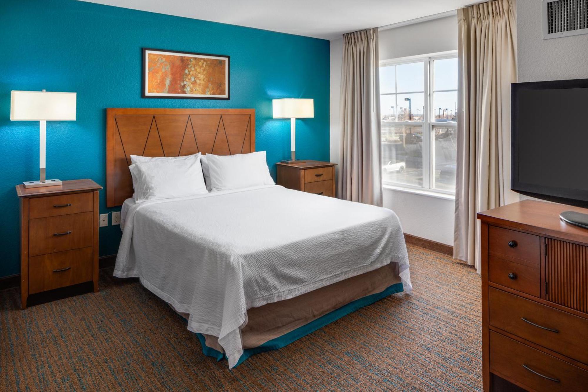 By Marriott East At Plazzio Hotel