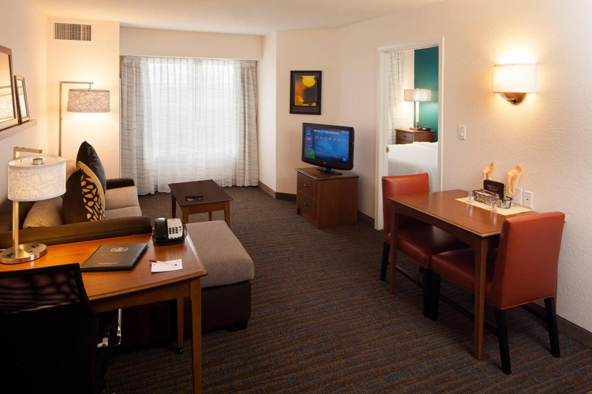 By Marriott East At Plazzio 3* Wichita