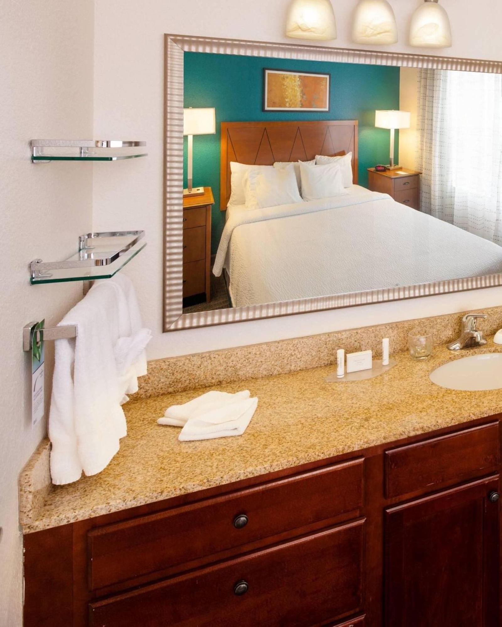 By Marriott East At Plazzio